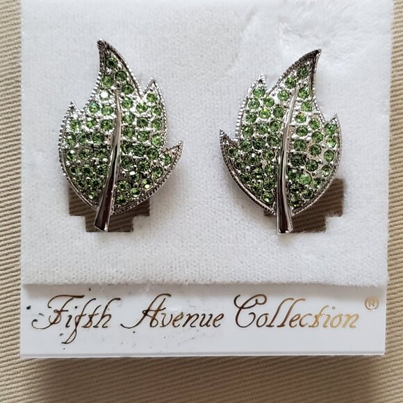 FAC Silvertone Green Peridot Colour Rhinestone Leaf Clip on Earrings - Picture 2 of 10